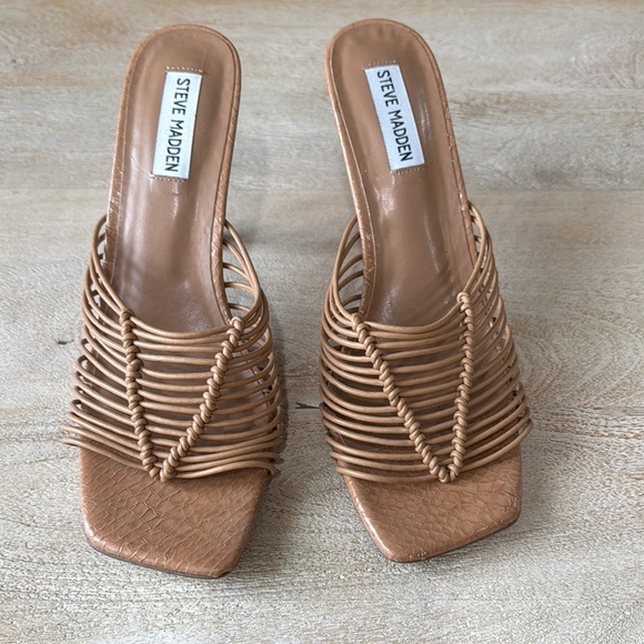 Steve Madden Bonds Heeled Sandal - 10 - Picture 4 of 16